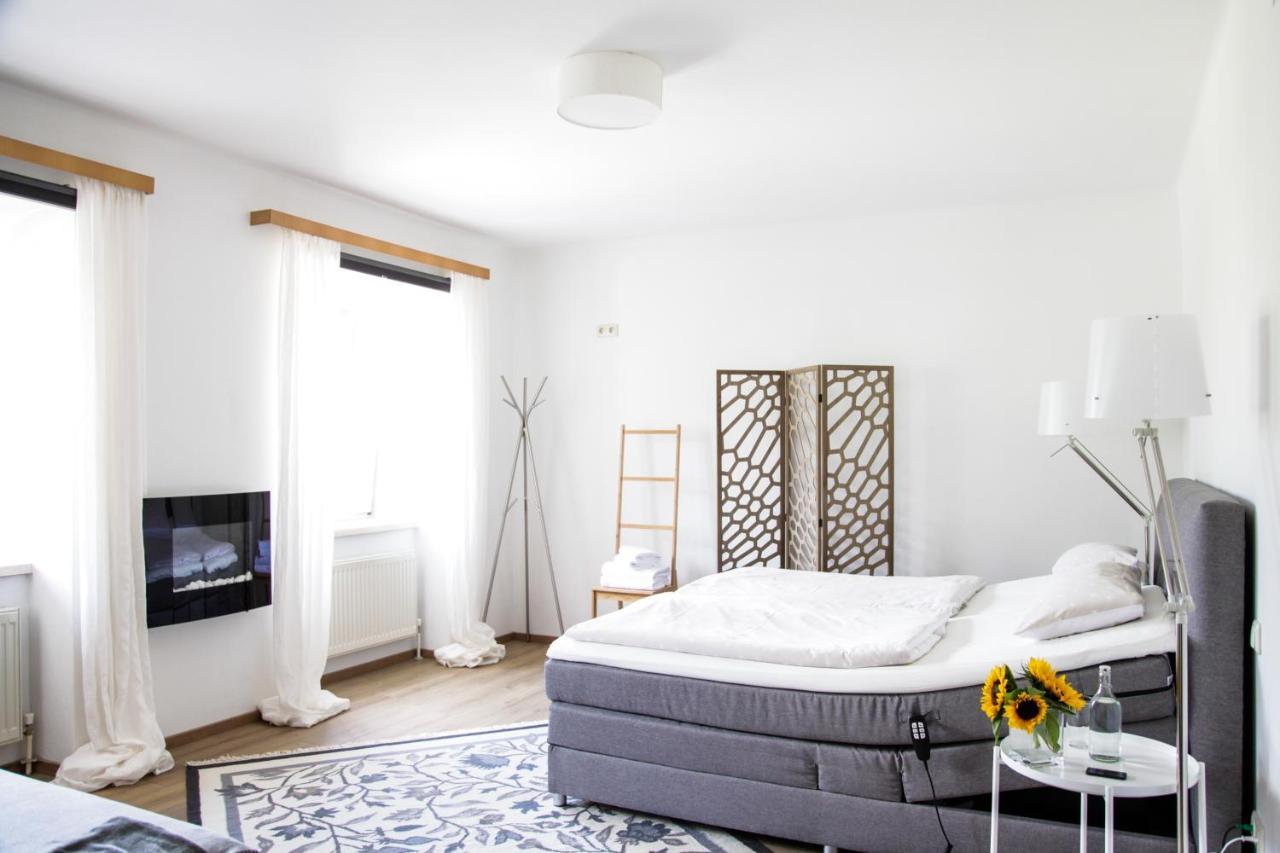 Glueck Am See - Apartment Mit Seezugang Халстат Екстериор снимка